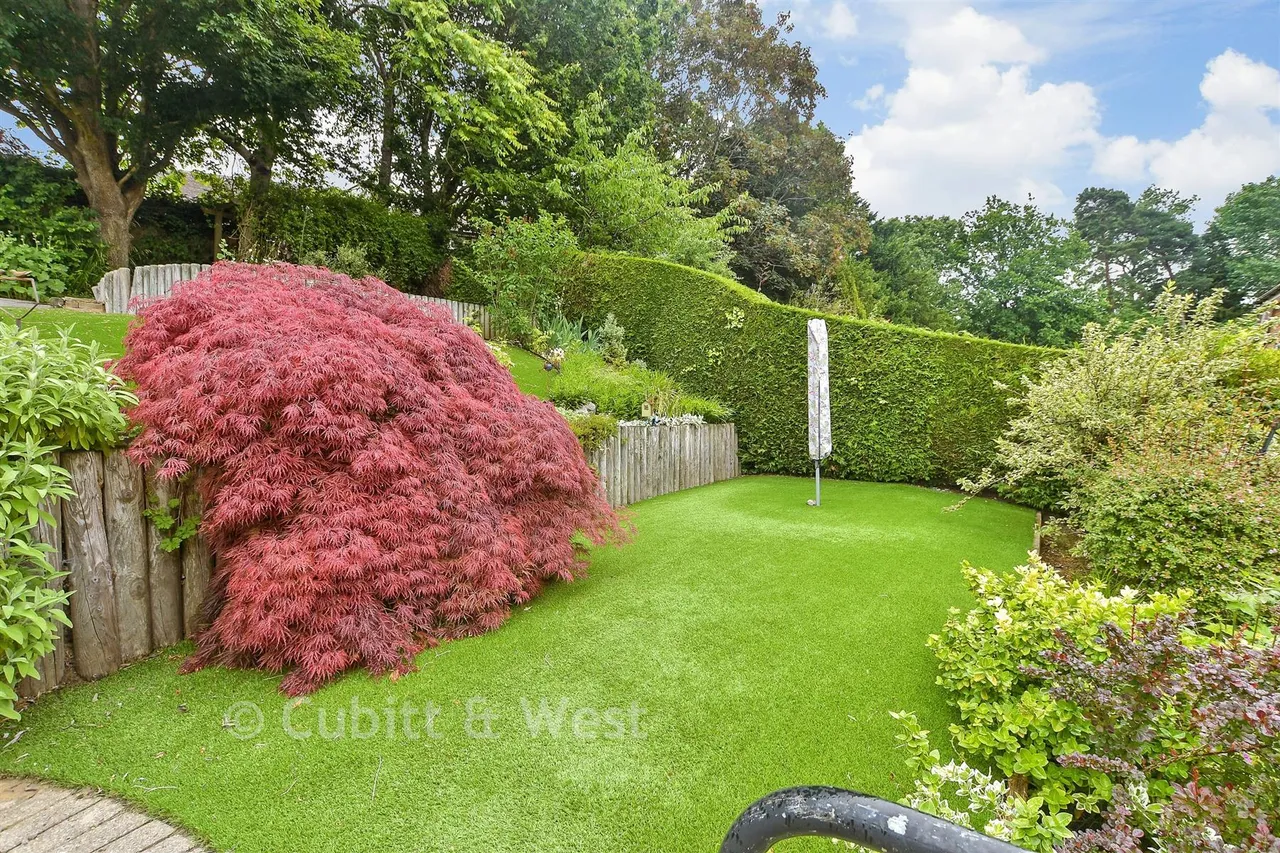 Richmond Way, East Grinstead, RH19, photo 14