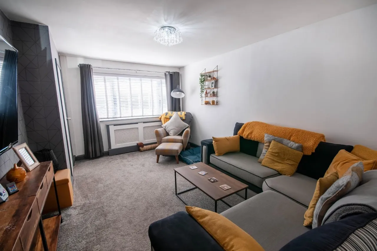 Cross Lane, Radcliffe, Manchester, M26 2QZ, photo 3