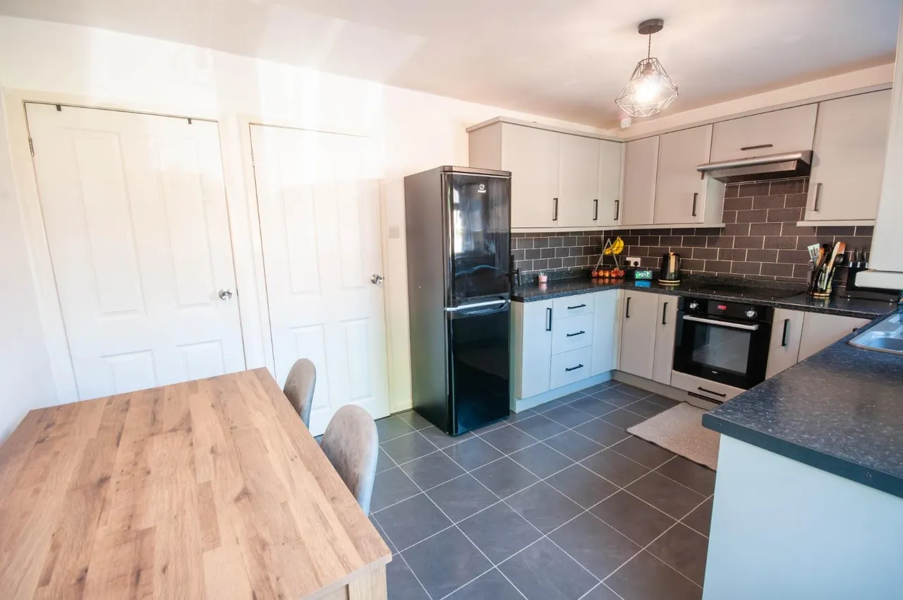 Cross Lane, Radcliffe, Manchester, M26 2QZ, photo 5