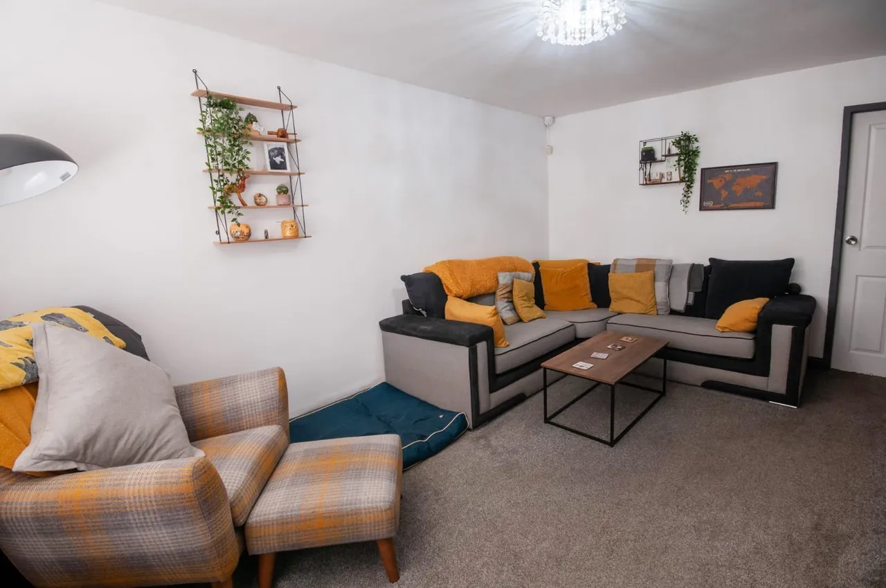Cross Lane, Radcliffe, Manchester, M26 2QZ, photo 2