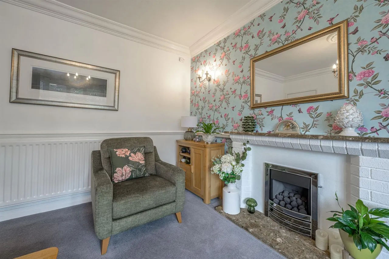 Elizabeth Grove, Dudley, DY2, photo 7