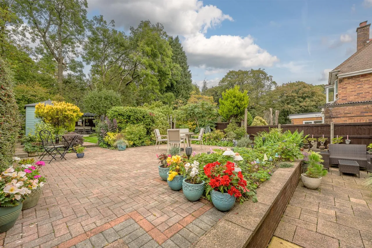 Elizabeth Grove, Dudley, DY2, photo 28