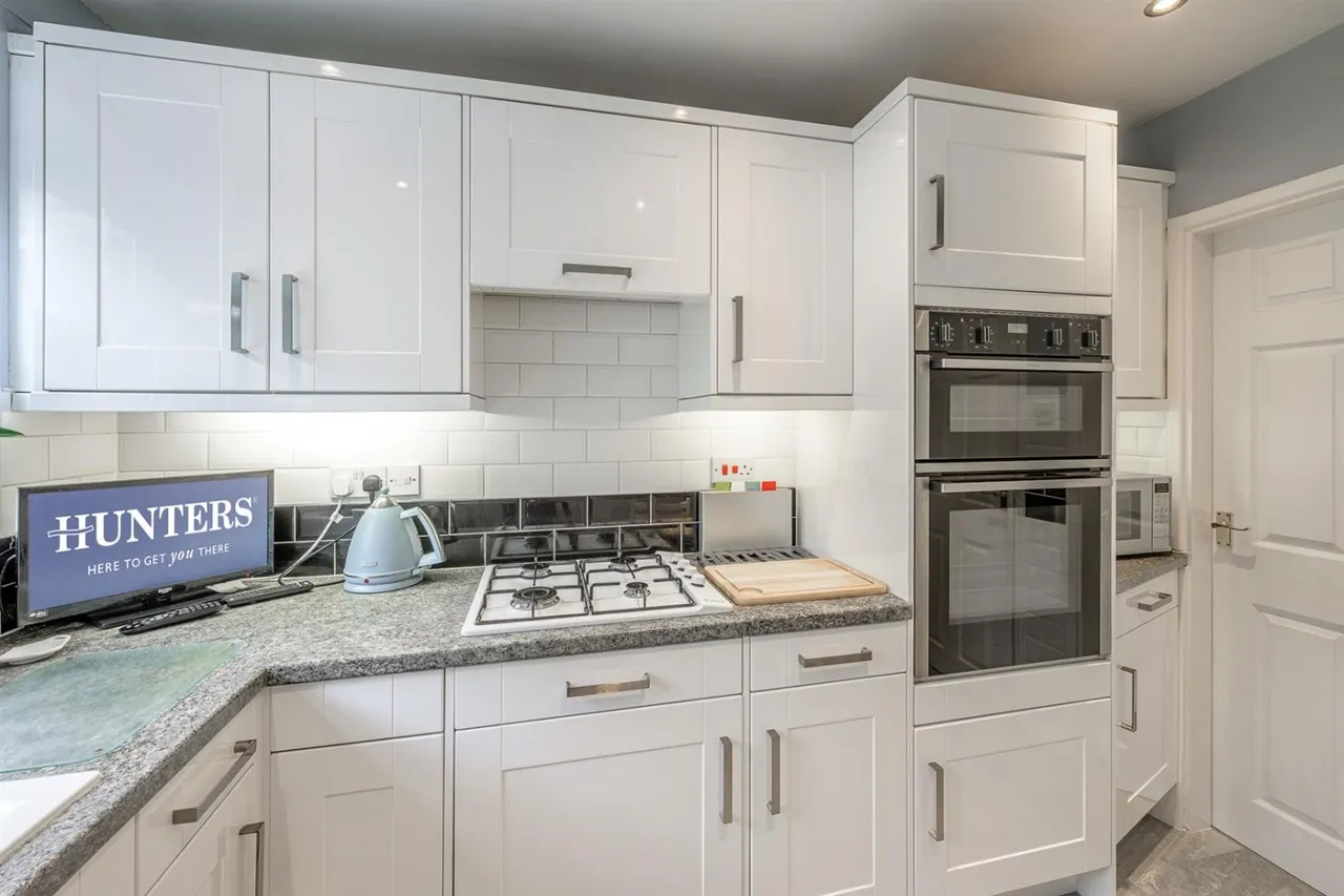 Elizabeth Grove, Dudley, DY2, photo 16