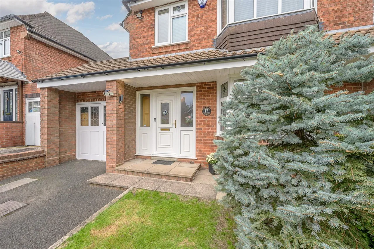 Elizabeth Grove, Dudley, DY2, photo 39