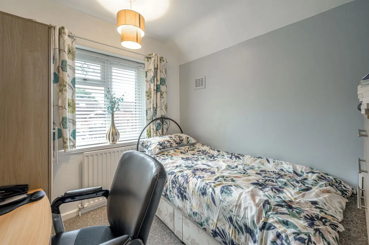Elizabeth Grove, Dudley, DY2, photo 21