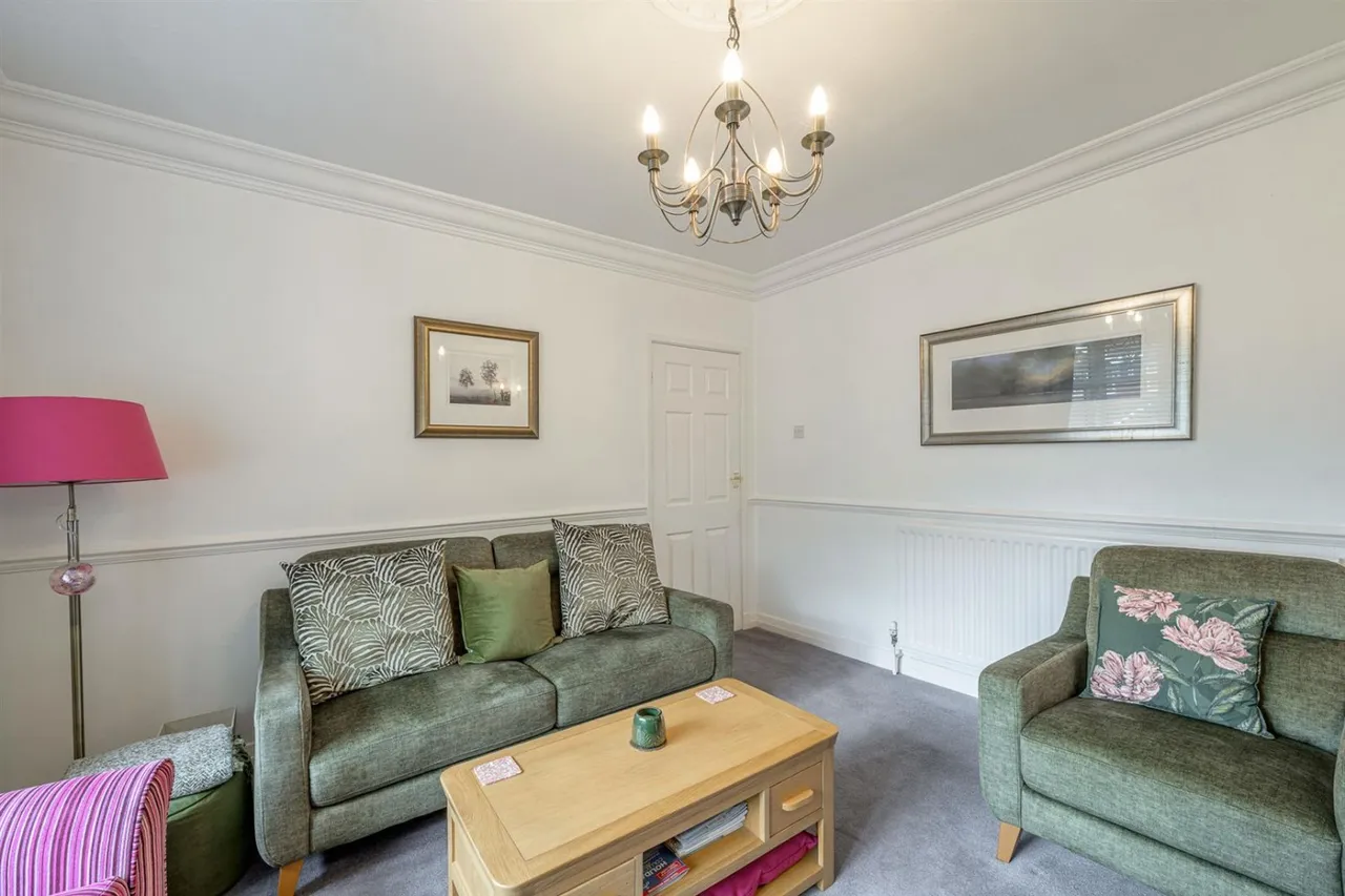 Elizabeth Grove, Dudley, DY2, photo 5