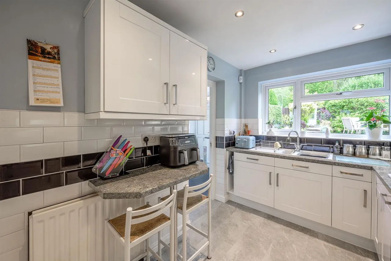 Elizabeth Grove, Dudley, DY2, photo 14