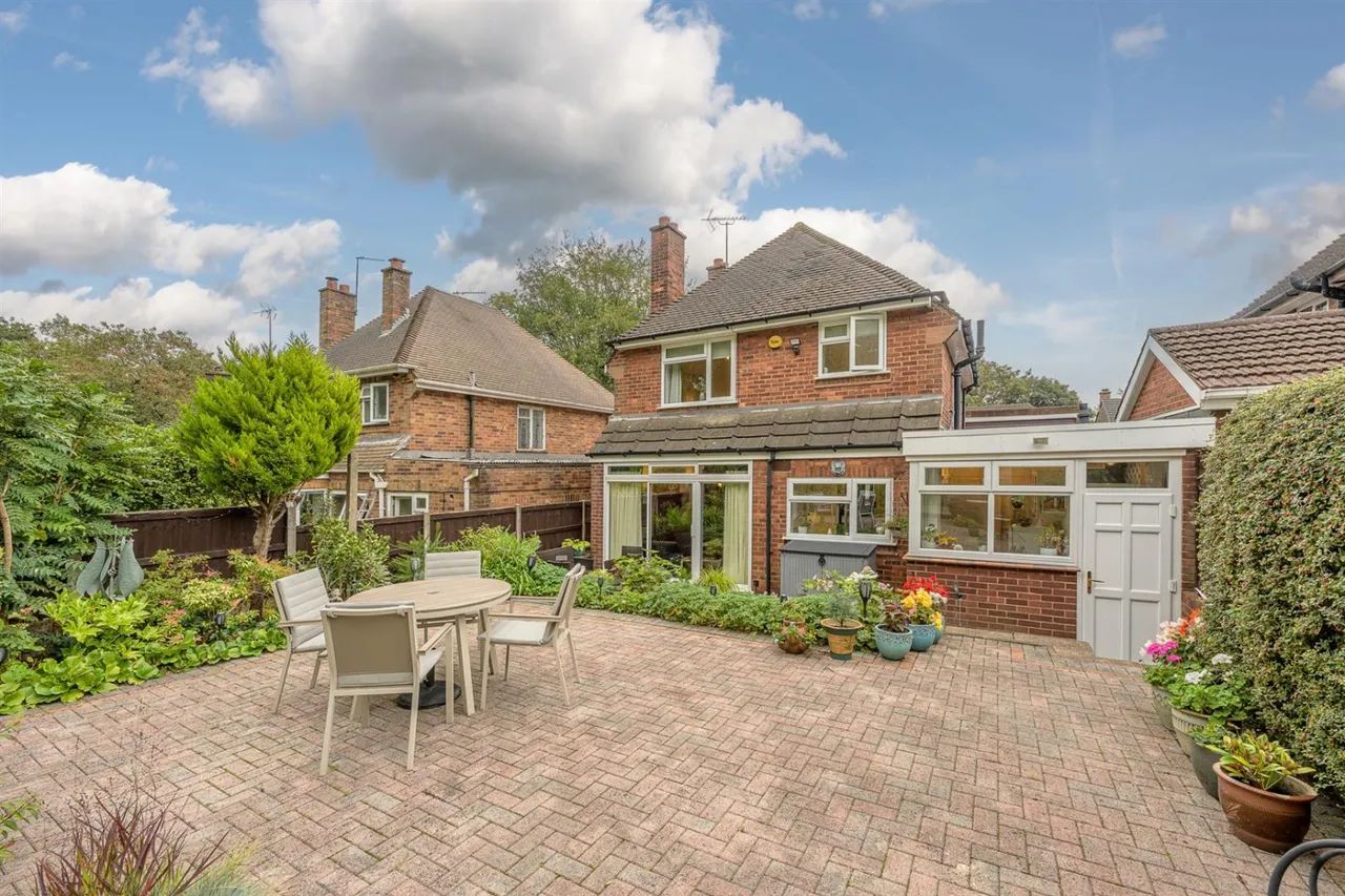 Elizabeth Grove, Dudley, DY2, photo 34