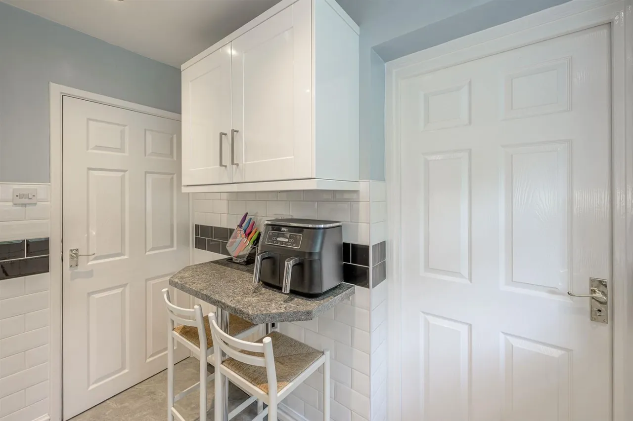 Elizabeth Grove, Dudley, DY2, photo 15