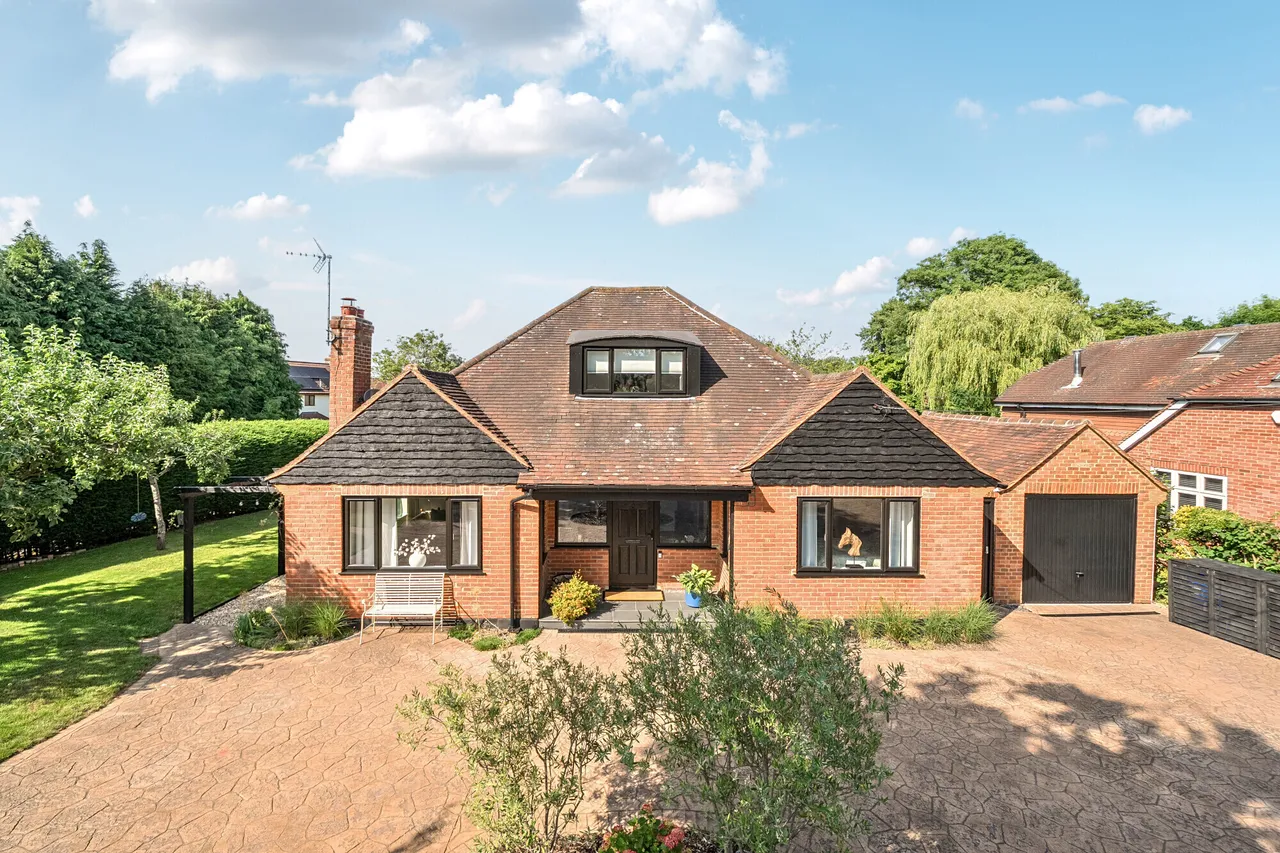 4 bed house for sale — Gally Hill Road, Church Crookham, GU52