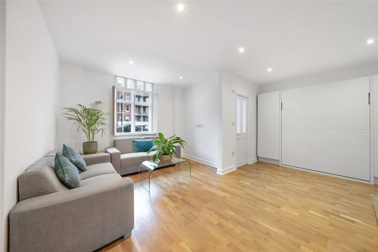 Mortimer Court, Abbey Road, St John's Wood, London, NW8, photo 4