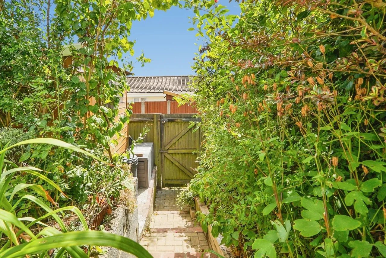 Pilgrim Spring, Folkestone, CT19, photo 22