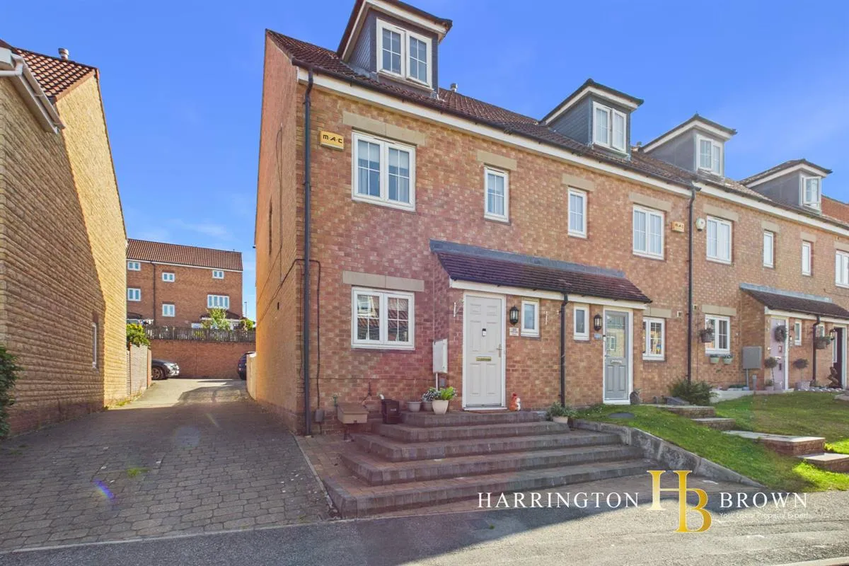 4 bed house for sale — Murray Park, Stanley