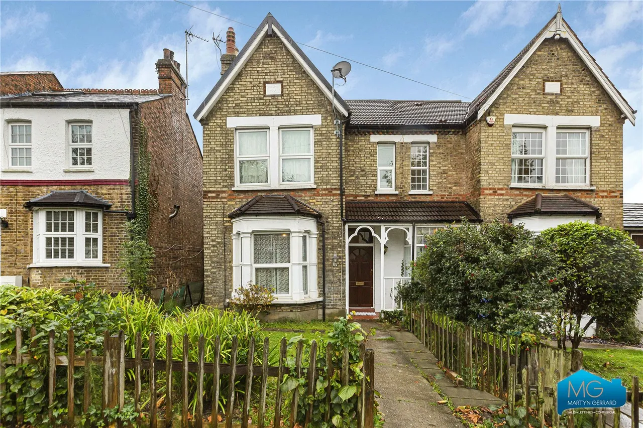 4 bed house to rent, Avenue Road, London, N14