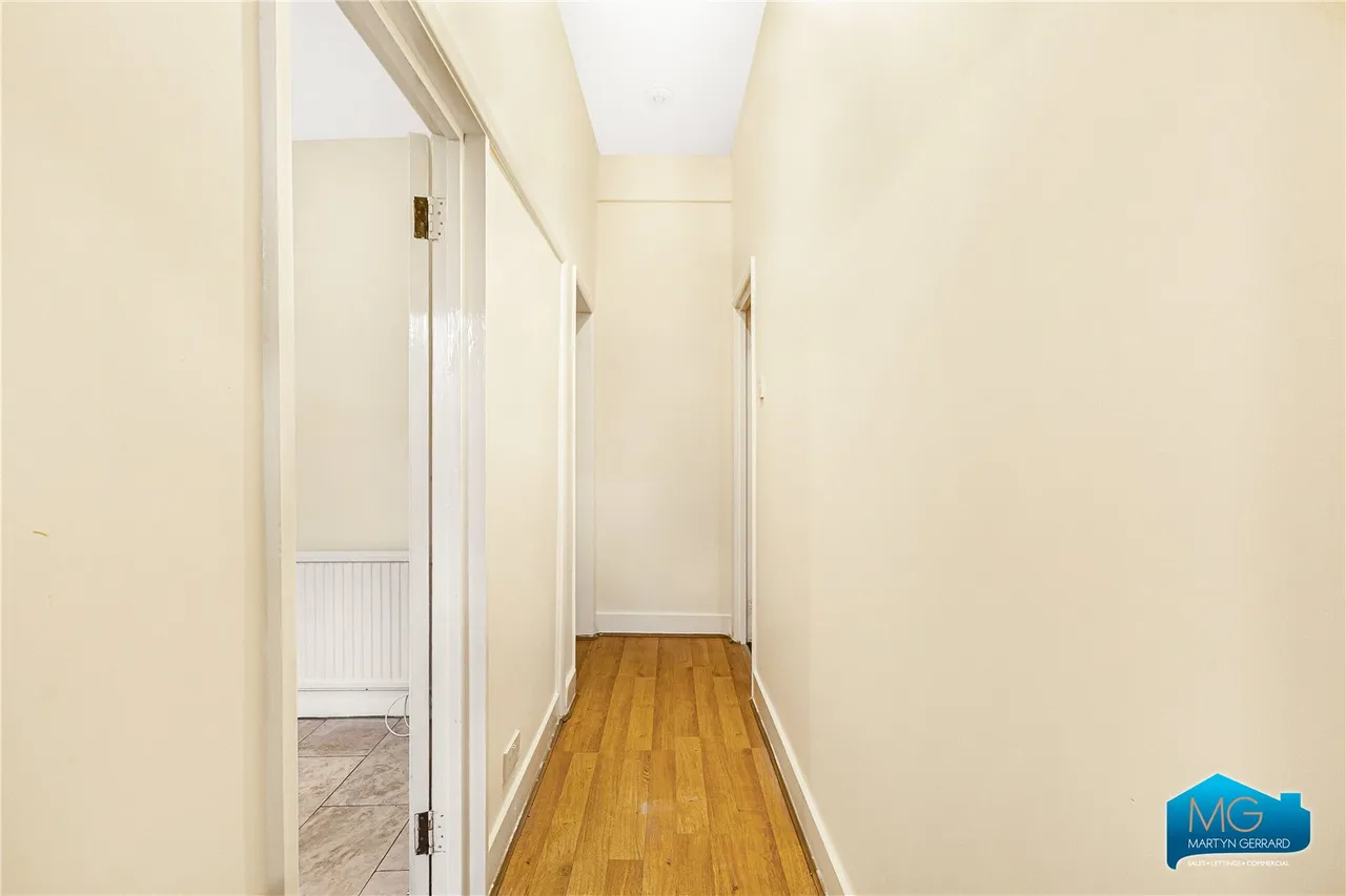 Avenue Road, London, N14, photo 19