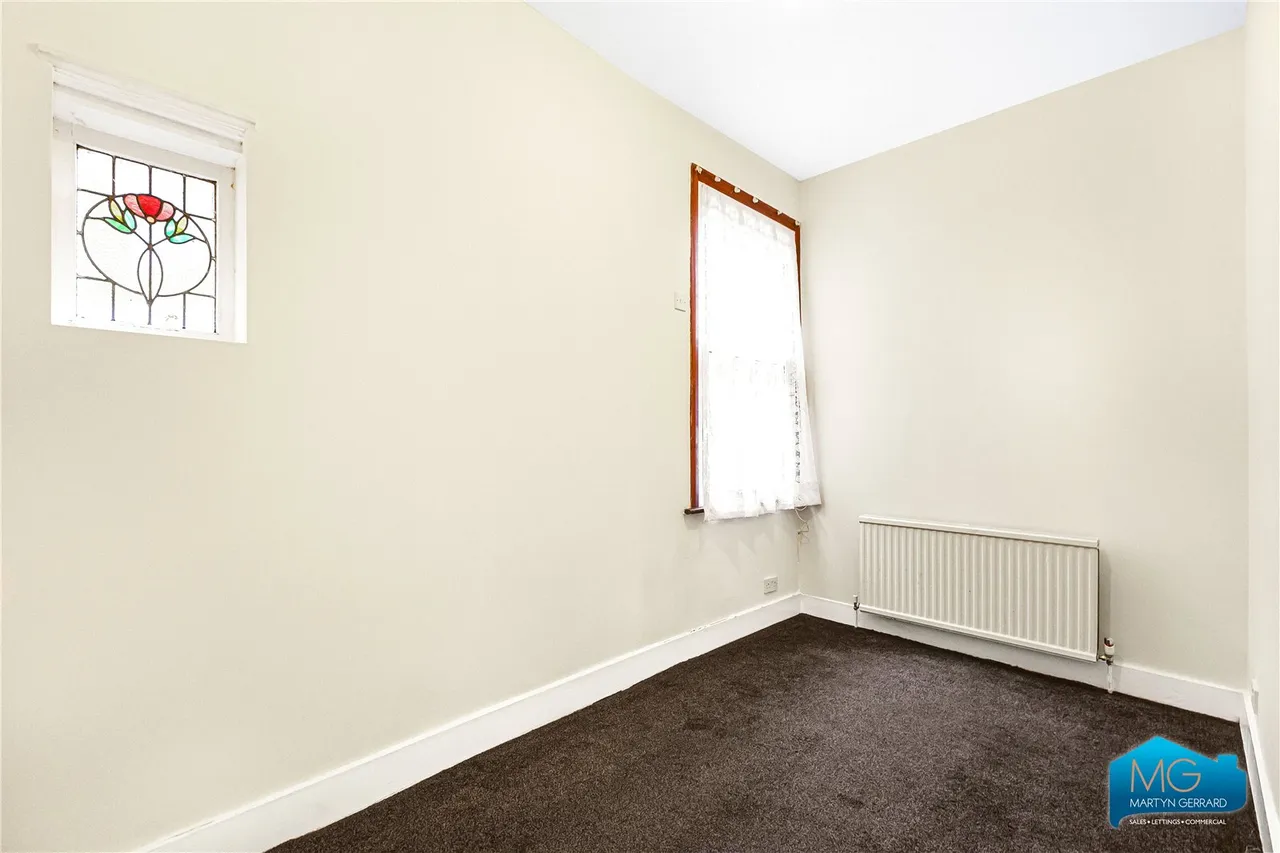 Avenue Road, London, N14, photo 20