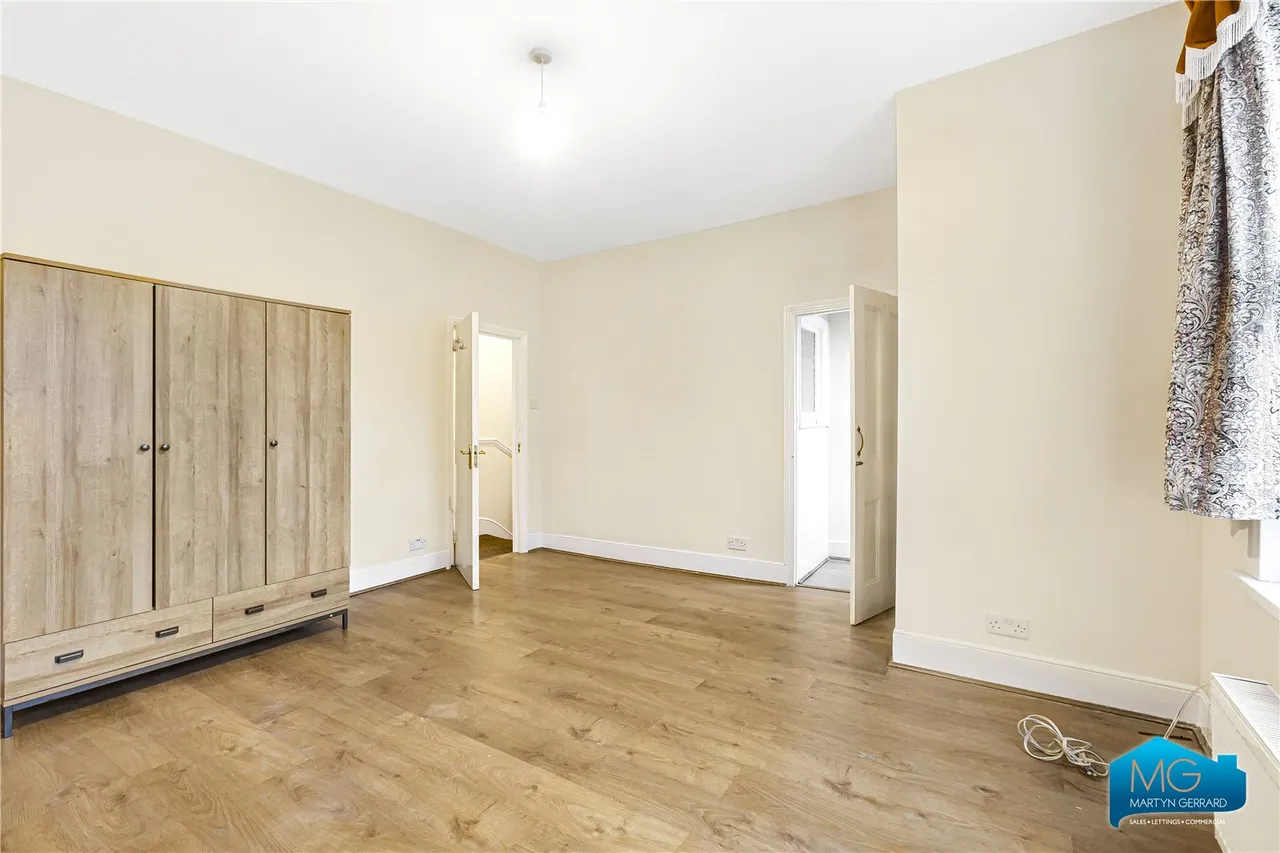 Avenue Road, London, N14, photo 23