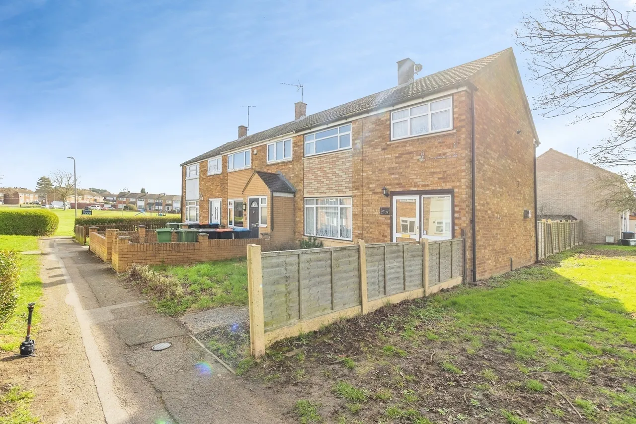 3 bed house for sale — Buckfast Avenue, Bletchley, Milton Keynes, Buckinghamshire, MK3