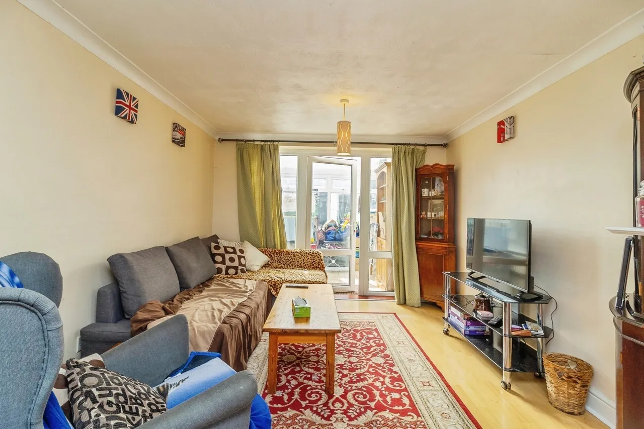Buckfast Avenue, Bletchley, Milton Keynes, Buckinghamshire, MK3, photo 9