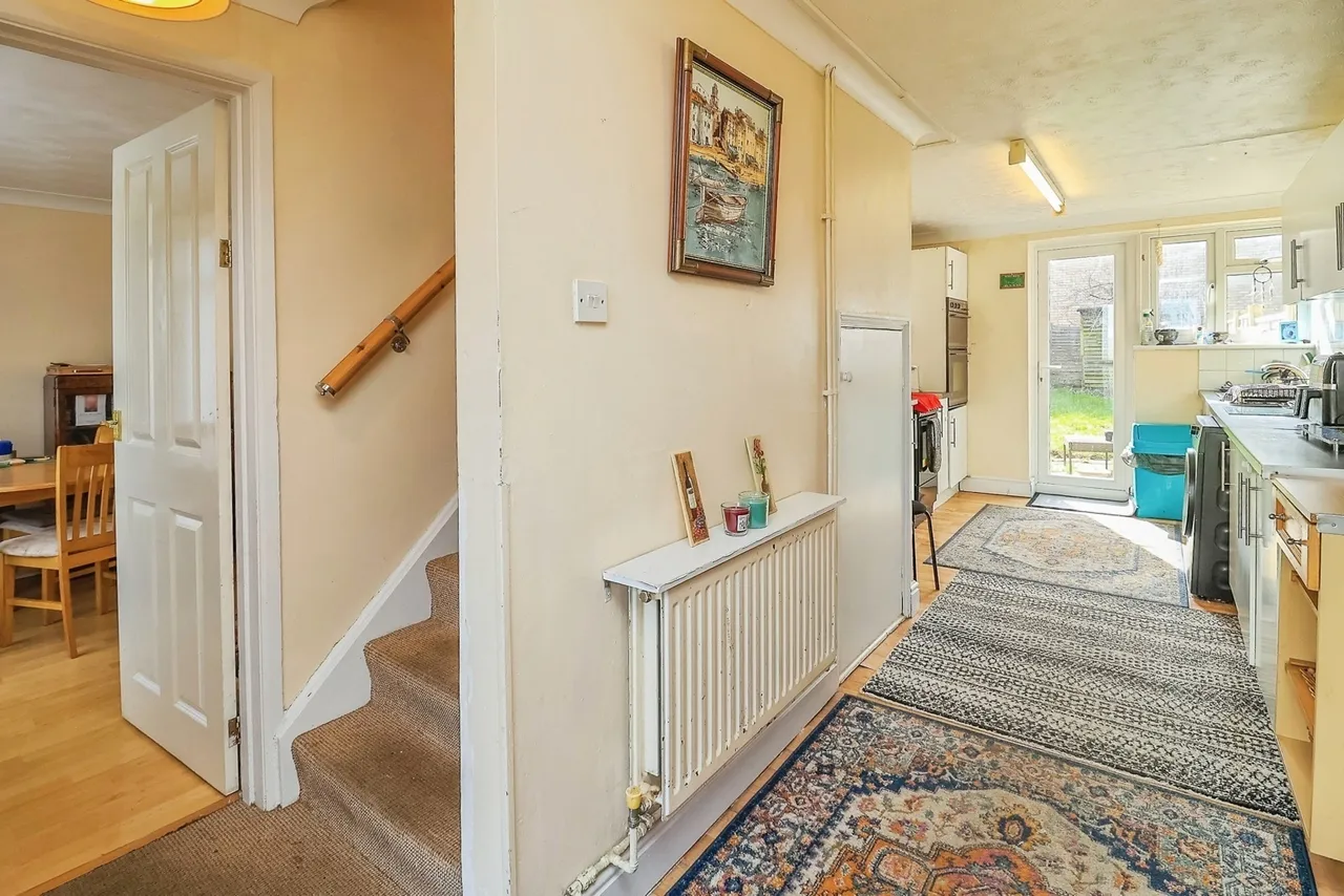 Buckfast Avenue, Bletchley, Milton Keynes, Buckinghamshire, MK3, photo 6