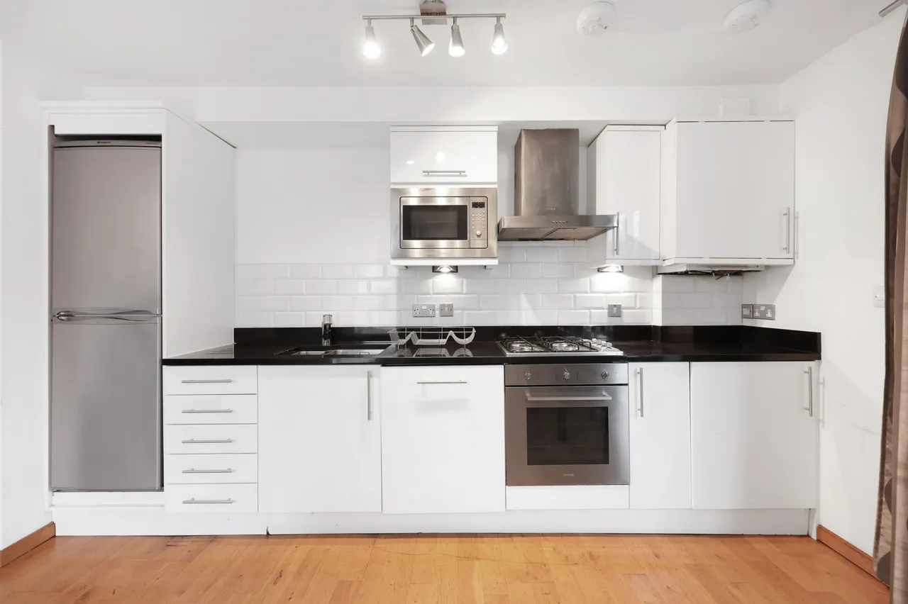 Flat 5, Tower Mint Apartments, 84 John Fisher Street, London, photo 4