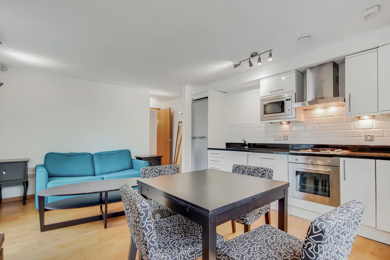 Flat 5, Tower Mint Apartments, 84 John Fisher Street, London, photo 2