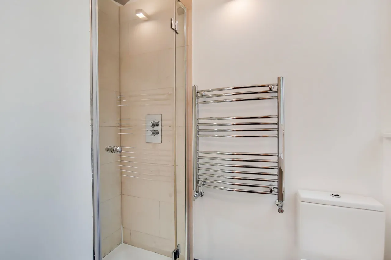 Flat 5, Tower Mint Apartments, 84 John Fisher Street, London, photo 8