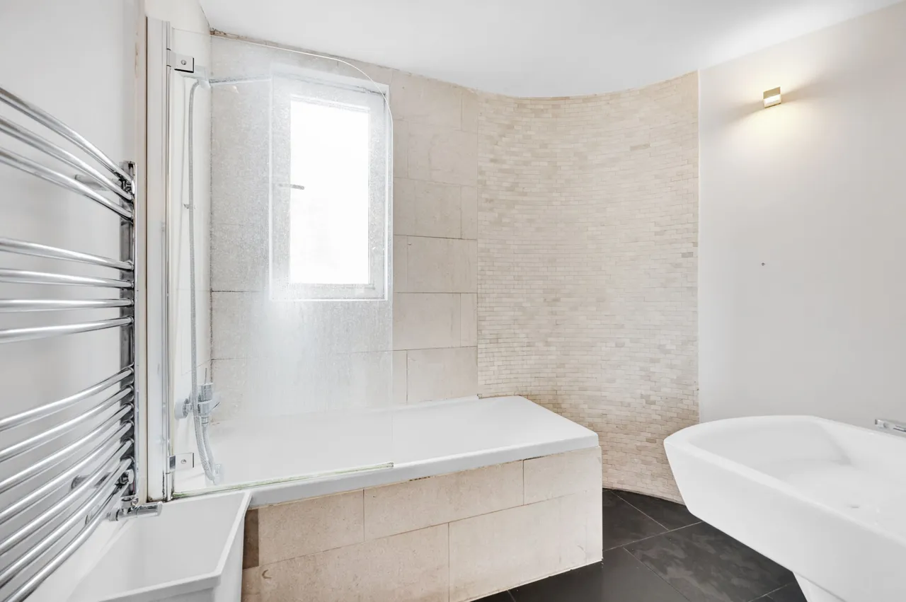 Flat 5, Tower Mint Apartments, 84 John Fisher Street, London, photo 10