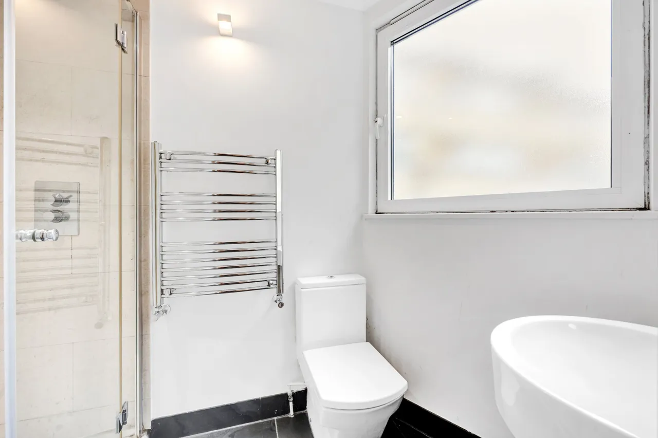 Flat 5, Tower Mint Apartments, 84 John Fisher Street, London, photo 7