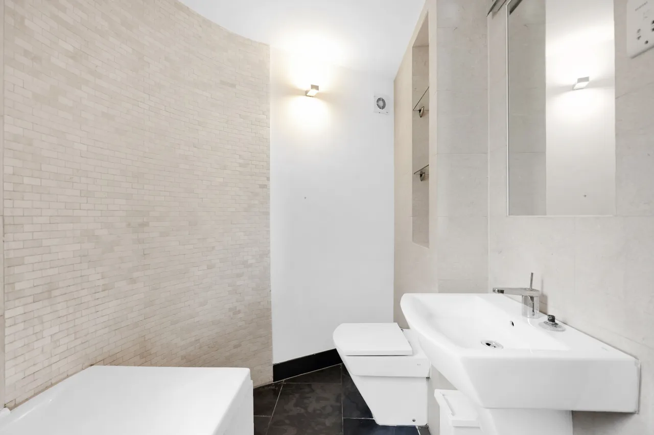 Flat 5, Tower Mint Apartments, 84 John Fisher Street, London, photo 12