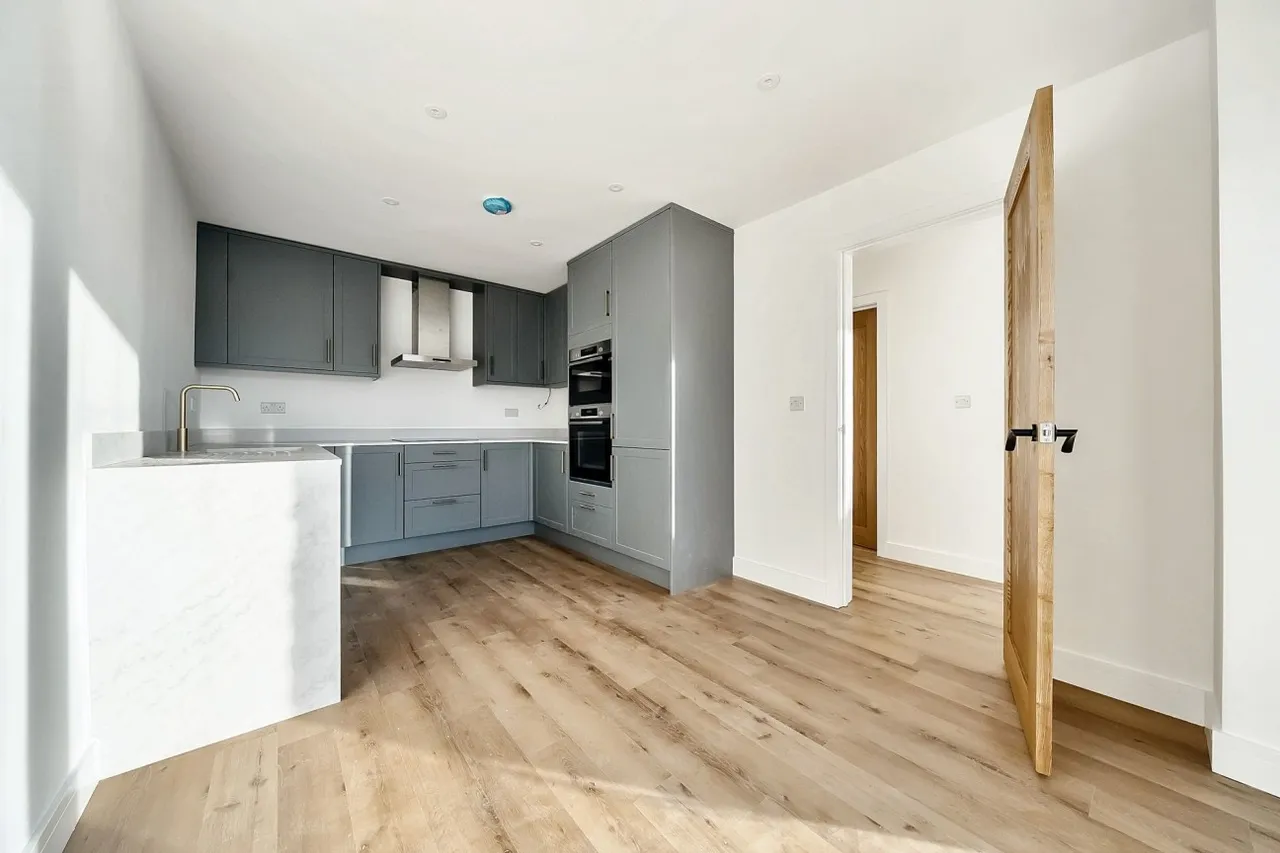 Somerset Court, Brinsea, BS49, photo 3
