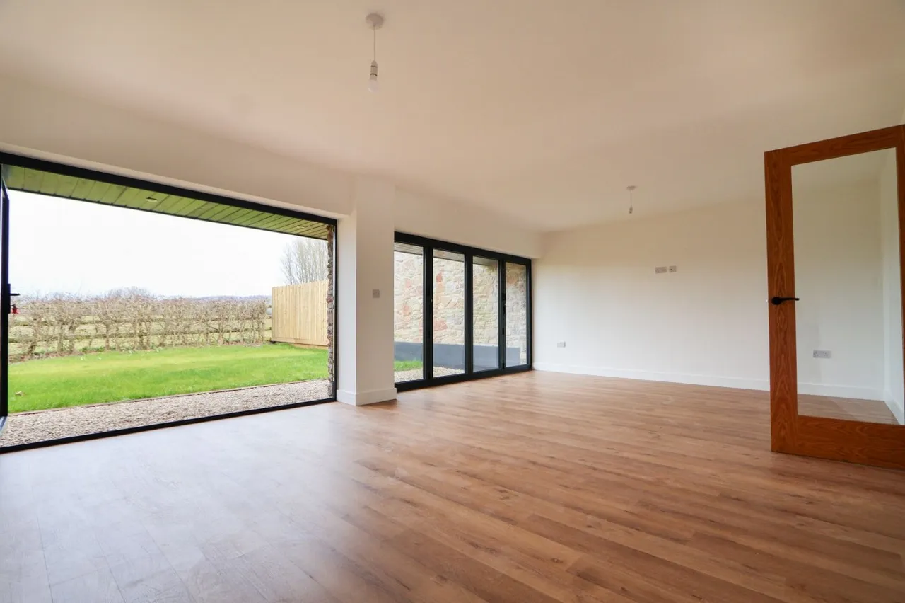 Somerset Court, Brinsea, BS49, photo 4