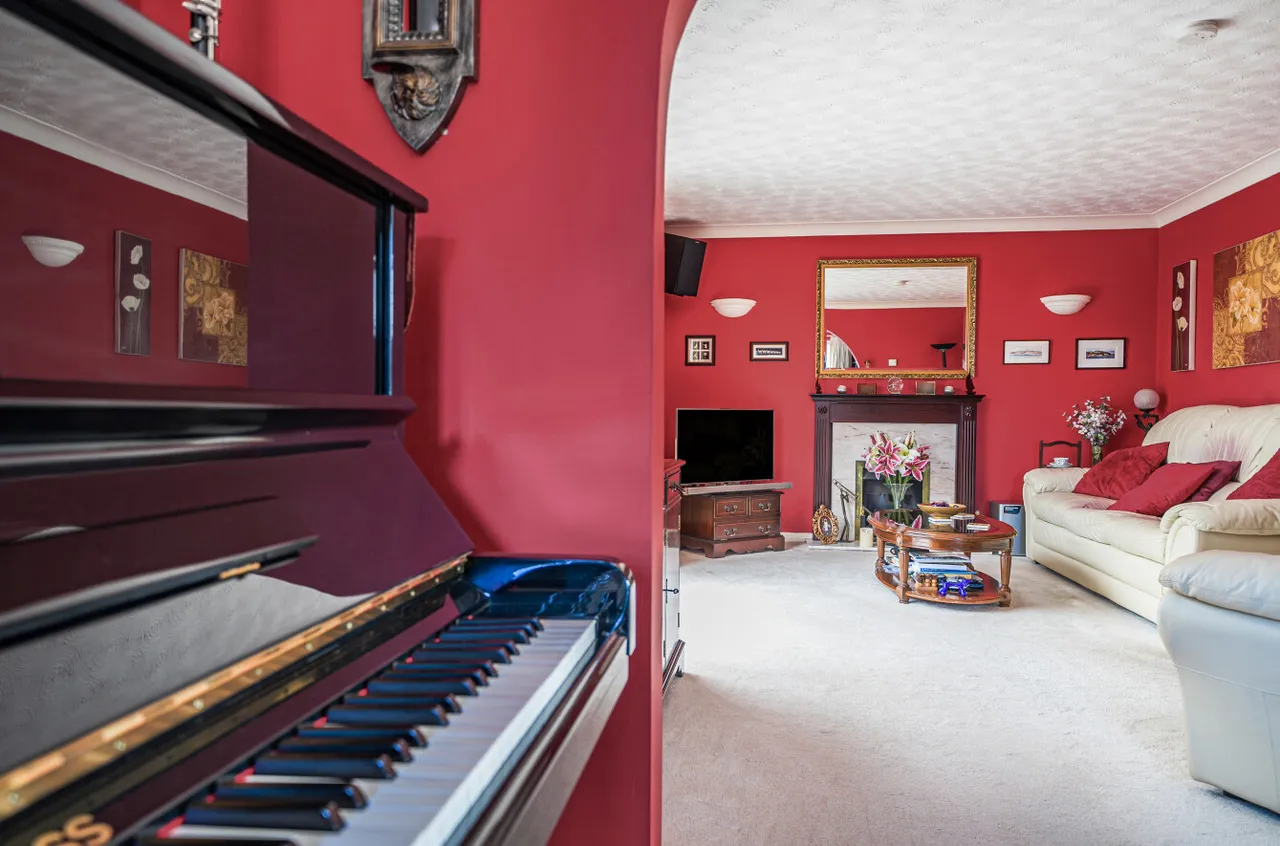Aspen Gardens, Hook, Hampshire, RG27 9RB, photo 17