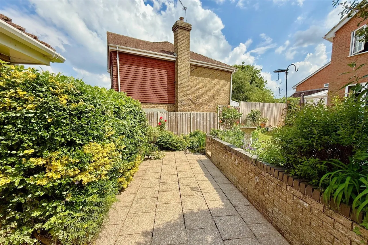 Aspen Gardens, Hook, Hampshire, RG27 9RB, photo 22