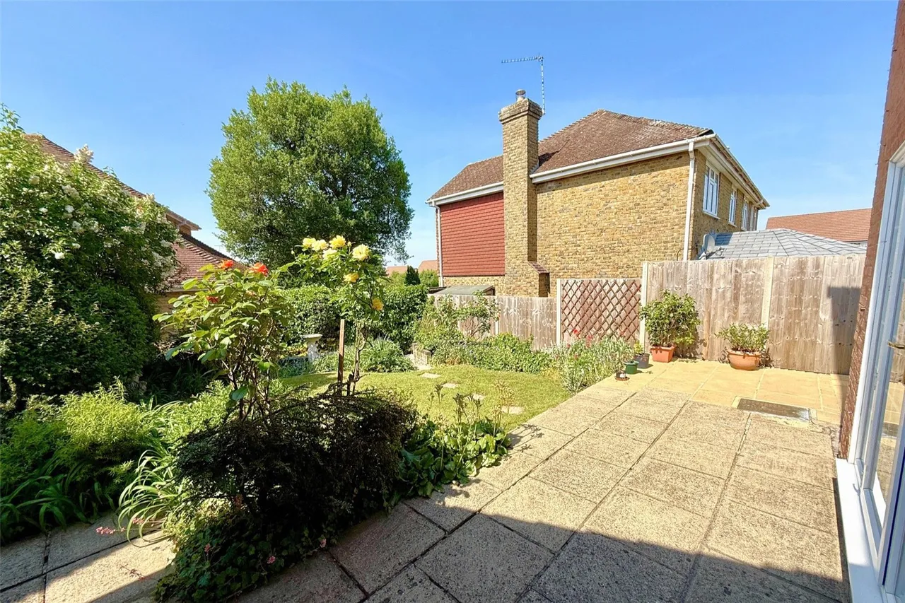 Aspen Gardens, Hook, Hampshire, RG27 9RB, photo 20
