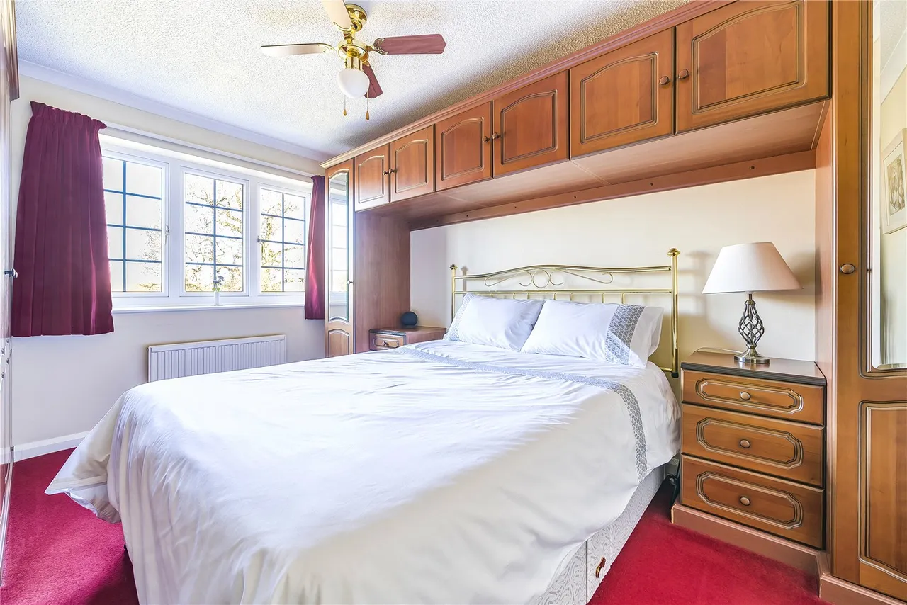 Aspen Gardens, Hook, Hampshire, RG27 9RB, photo 7