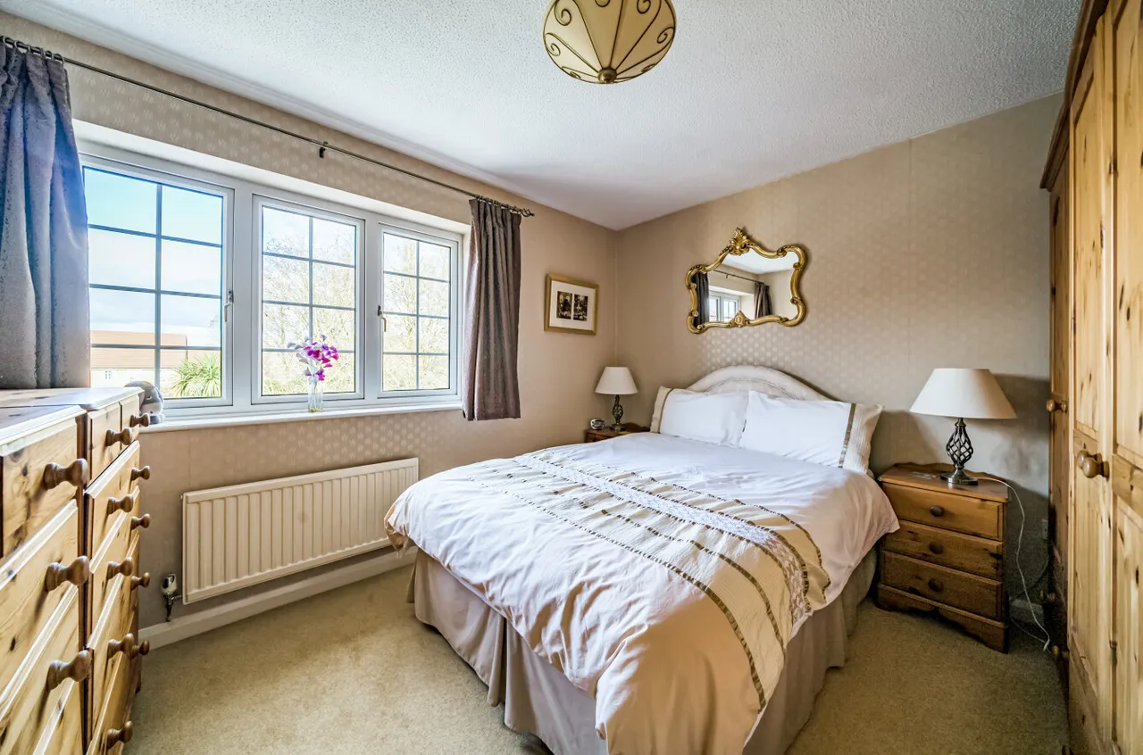 Aspen Gardens, Hook, Hampshire, RG27 9RB, photo 10