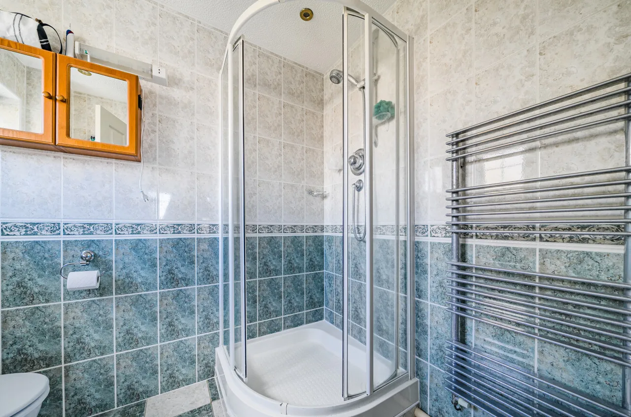 Aspen Gardens, Hook, Hampshire, RG27 9RB, photo 9