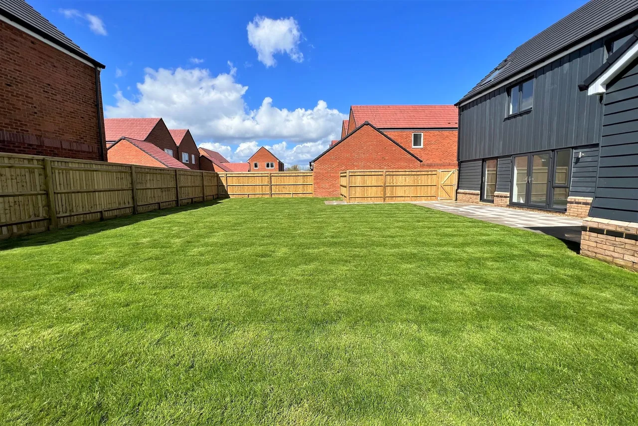 Cranleigh, GU6, photo 16
