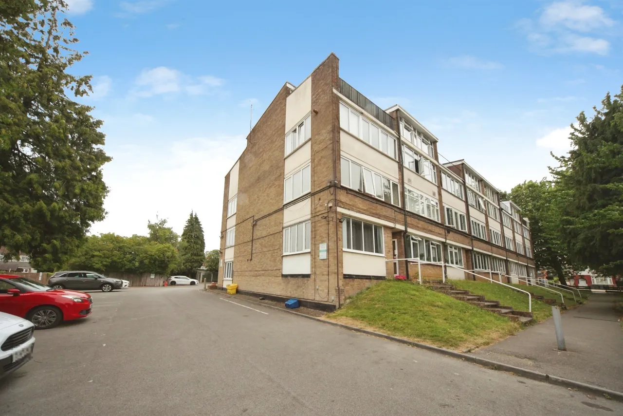 flat for sale — Swanston Grange, Luton