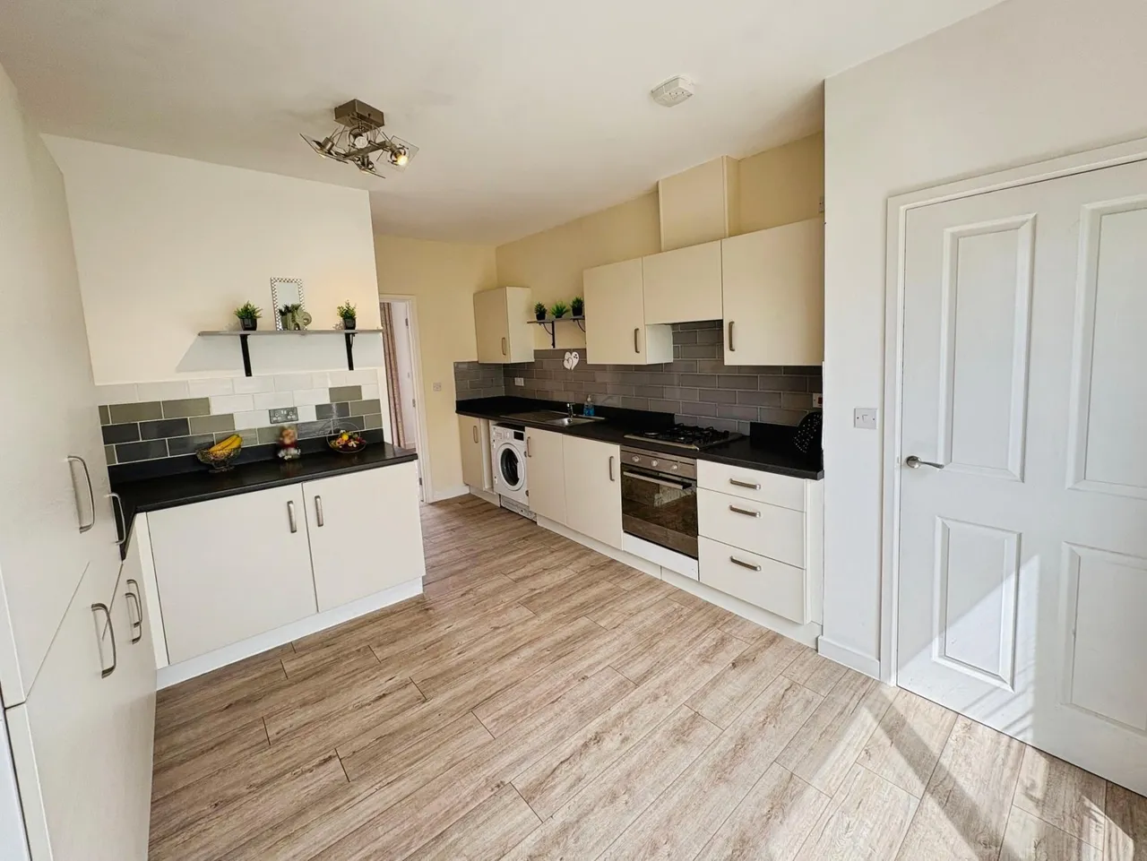 Symons Crescent, Sheffield, S5, photo 4