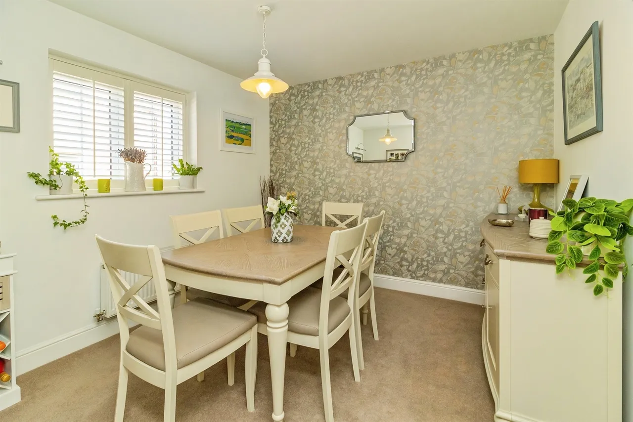 Grebe Drive, Leighton Buzzard, photo 10