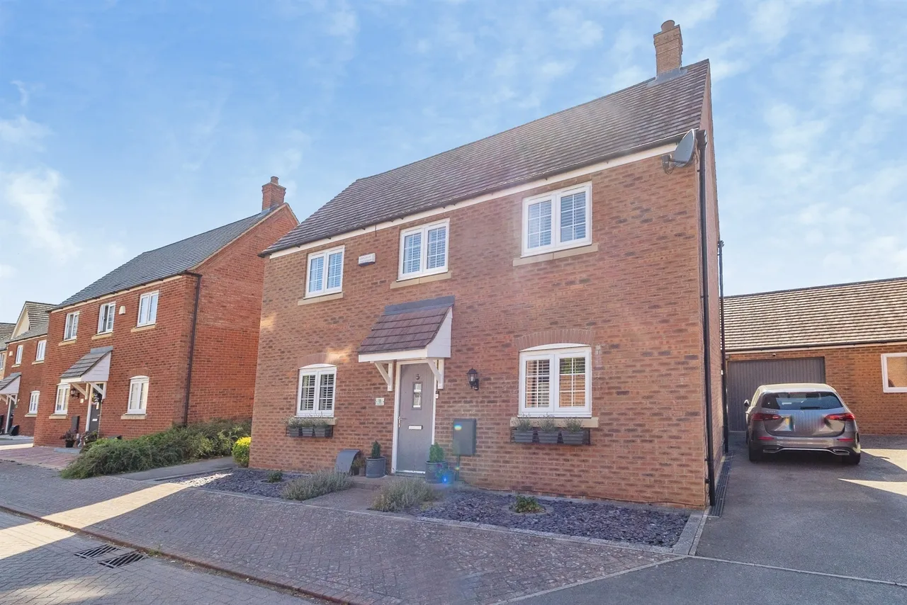 4 bed house for sale — Grebe Drive, Leighton Buzzard