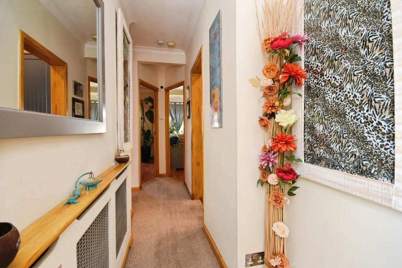 Sutton Court Drive, Rochford, Essex, SS4, photo 8