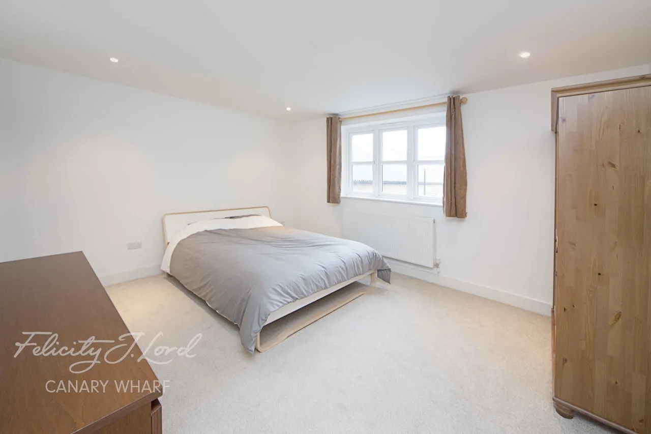 Ardennes House, E16, photo 2