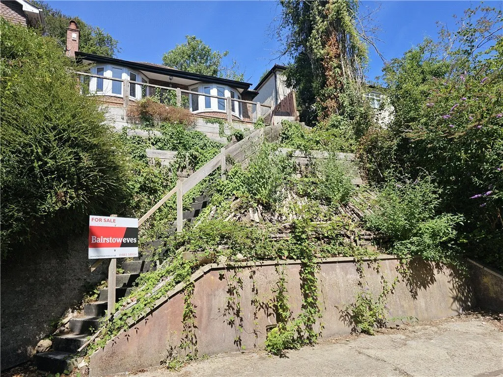 3 bed house for sale — Milner Road, Caterham, Surrey, CR3