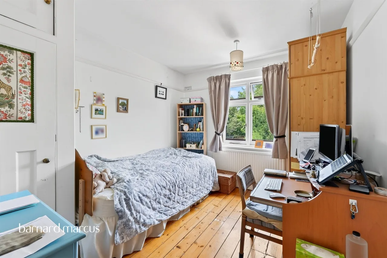 Chestnut Grove, New Malden, KT3, photo 12