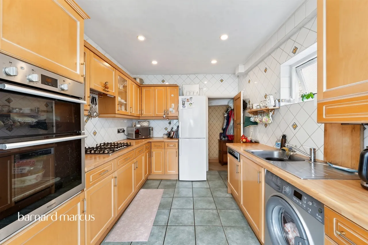 Chestnut Grove, New Malden, KT3, photo 14