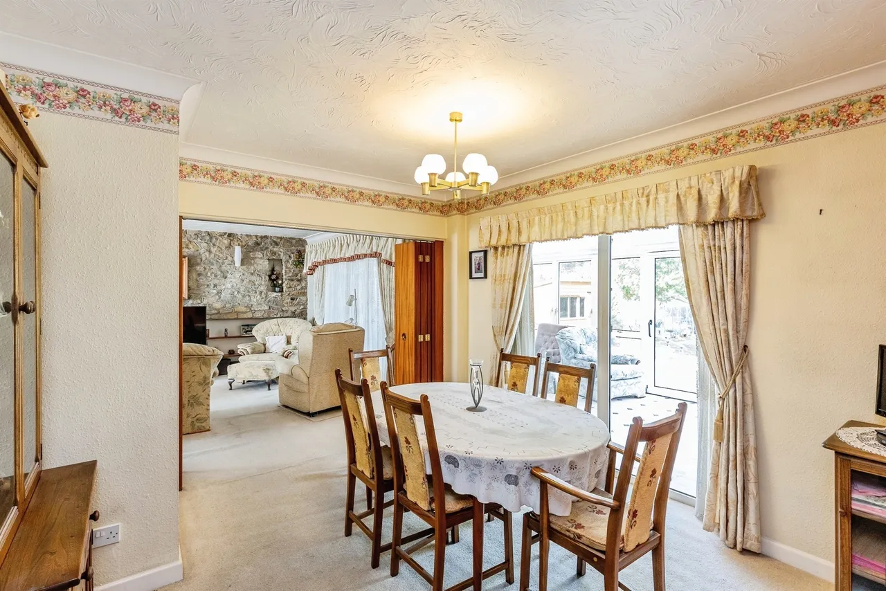 Court Farm Road, Longwell Green, BS30, photo 2