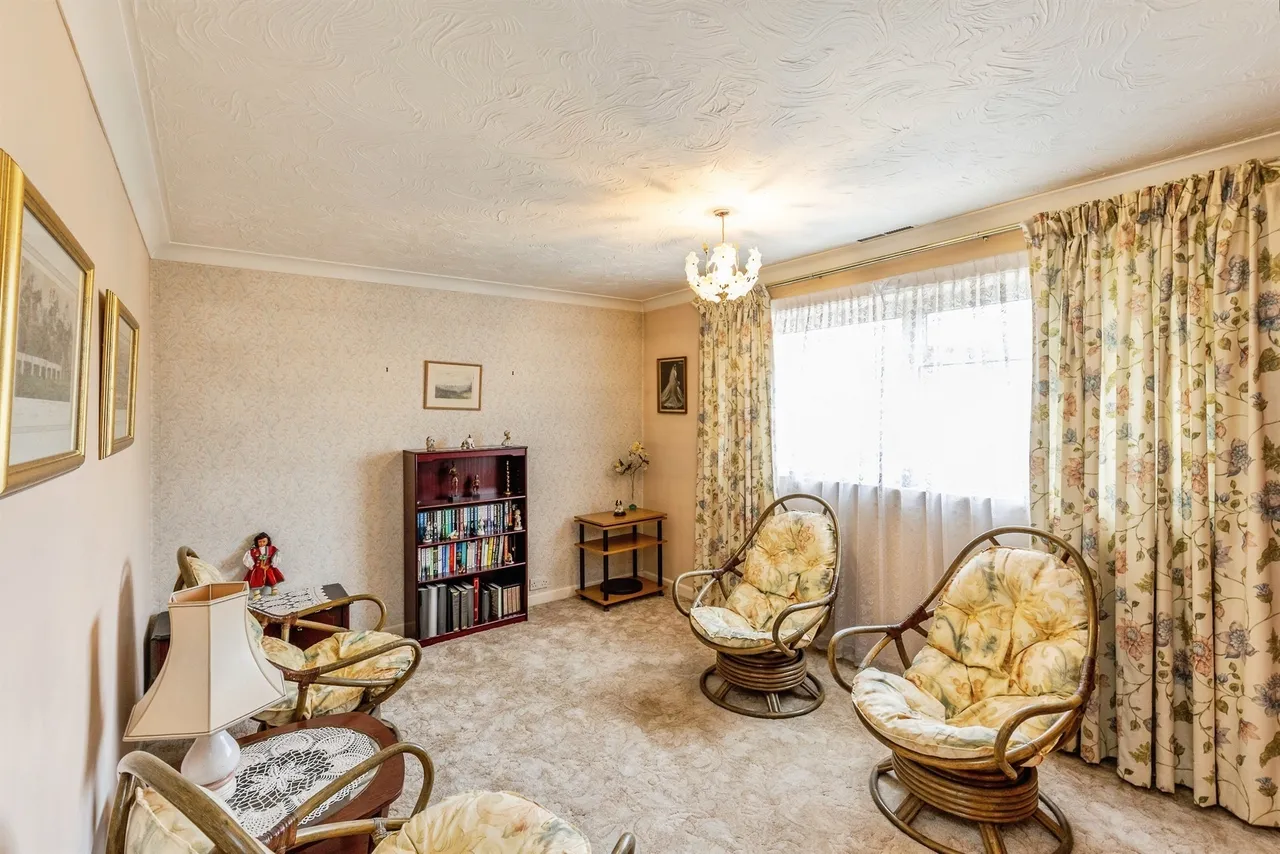 Court Farm Road, Longwell Green, BS30, photo 6